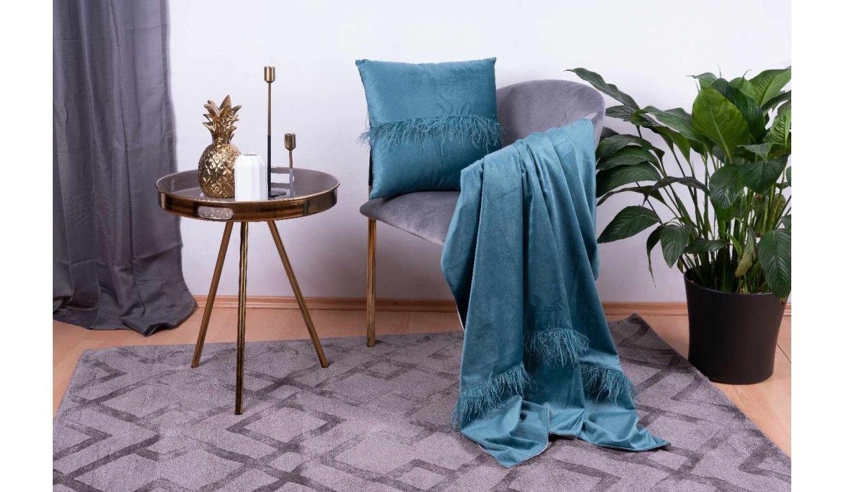 Контрастная мягкая мебель в дизайне спальни в современном стиле